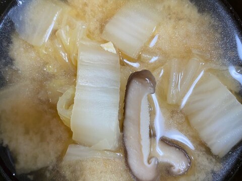 白菜と椎茸の味噌汁